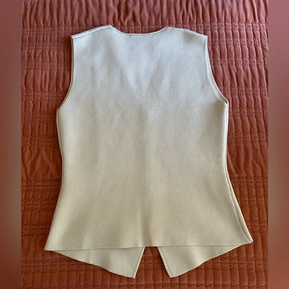 Zara Cream Sleeveless Button-Up Top - Picture 2 of 6